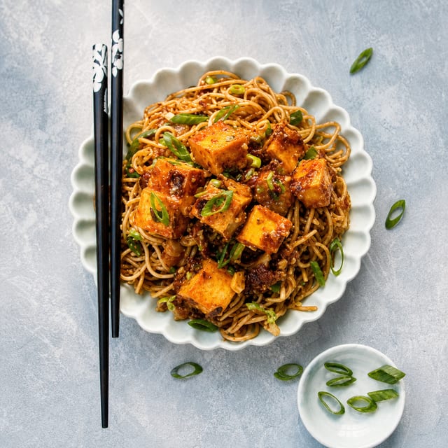 Hakka Noodles Chilli Paneer - Non Vegan.