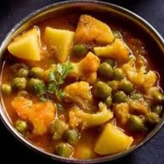 Gobi Mutter –Spiced Cauliflower & Peas Curry – Vegan, Gluten Free