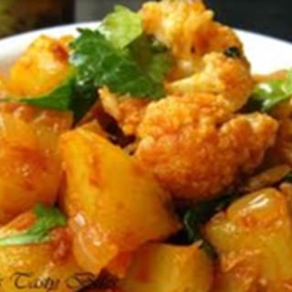 Aloo Gobi  - Spiced Potato & Cauliflower Curry Bowl. Vegan, Gluten free 