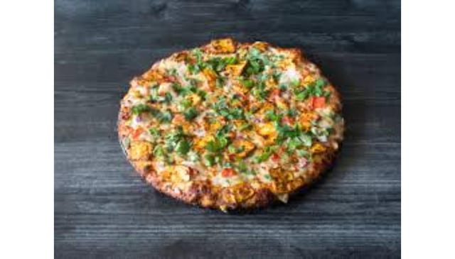 Achari Paneer Tikka Pizza (Vegetarian)