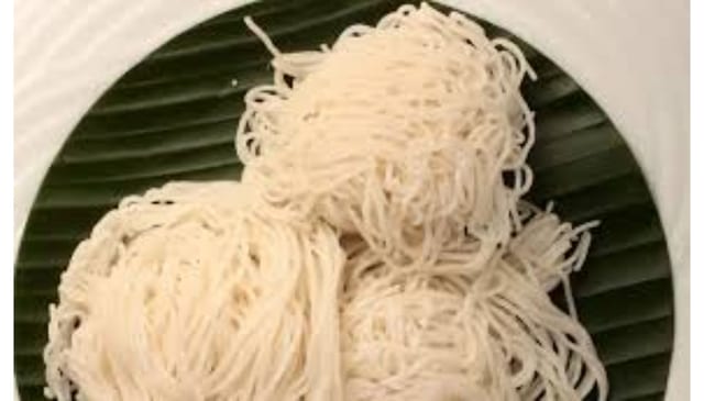 Idiyappam (String Hopper)(3) w/ Korma curry - Vegan