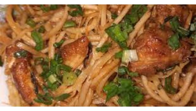 Hakka Noodles Chilli Chicken -Non Vegan