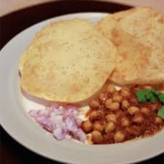 Chole bhature (2)